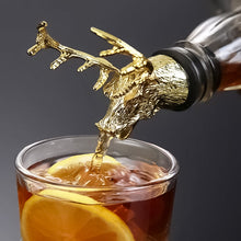 Charger l&#39;image dans la galerie, Verseur à vin Tête de cerf