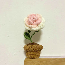 Charger l&#39;image dans la galerie, Fleurs tricotées à la main