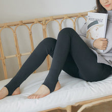 Charger l&#39;image dans la galerie, Flawless Legs Faux collants élastiques translucides chauds doublés de peluche