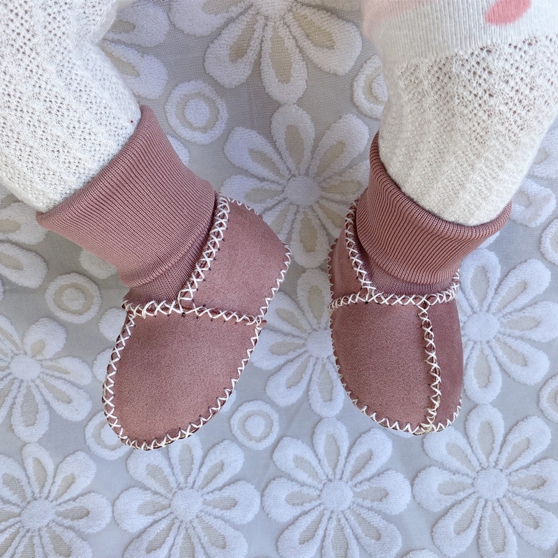 Chaussons doux pour bébé en peluche