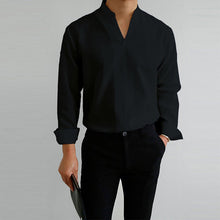 Charger l&#39;image dans la galerie, Chemise décontractée à manches longues et col en V de couleur unie pour hommes