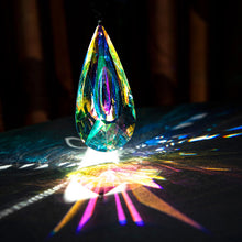 Charger l&#39;image dans la galerie, Attrape-Soleil Prisme en cristal de couleur AB