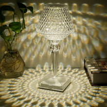 Charger l&#39;image dans la galerie, Lampe de table en cristal