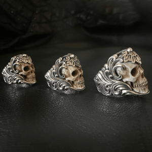 Bague tête de mort en bois de cerf à armure florale polonaise vintage