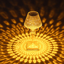 Charger l&#39;image dans la galerie, Lampe de table en cristal