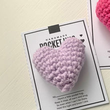 Charger l&#39;image dans la galerie, Petit cadeau en forme de coeur crocheté Pochettes