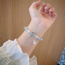 Charger l&#39;image dans la galerie, Bracelet imitation œil de chat cristal de papillon