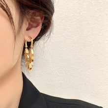 Charger l&#39;image dans la galerie, Boucles d&#39;oreilles pompons à sequins