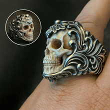 Charger l&#39;image dans la galerie, Bague tête de mort en bois de cerf à armure florale polonaise vintage