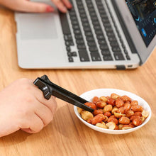 Charger l&#39;image dans la galerie, Petites Baguettes De Collation Portées Aux Doigts