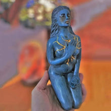 Charger l&#39;image dans la galerie, Statuette en Résine &quot;Déesse de la Guérison&quot;