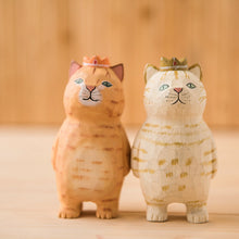 Charger l&#39;image dans la galerie, Ornement chaton sculpté en bois