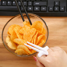 Charger l&#39;image dans la galerie, Petites Baguettes De Collation Portées Aux Doigts