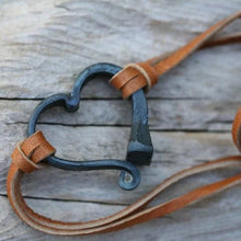 Charger l&#39;image dans la galerie, Bracelet à ongles en fer à cheval d’amour fait à la main
