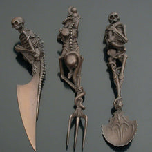 Charger l&#39;image dans la galerie, Vaisselle squelette pour Halloween