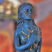 Charger l&#39;image dans la galerie, Statuette en Résine &quot;Déesse de la Guérison&quot;