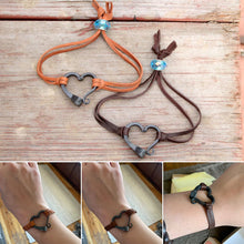 Charger l&#39;image dans la galerie, Bracelet à ongles en fer à cheval d’amour fait à la main