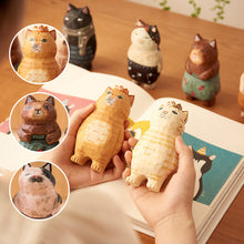 Charger l&#39;image dans la galerie, Ornement chaton sculpté en bois