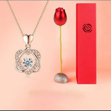 Charger l&#39;image dans la galerie, Collier forme de coeur serti de rose