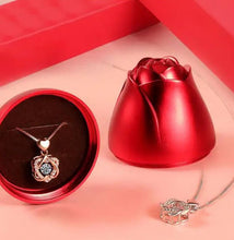 Charger l&#39;image dans la galerie, Collier forme de coeur serti de rose