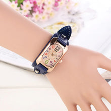 Charger l&#39;image dans la galerie, Montre pour Femme Vintage en Cuir et Pierre à Quartz