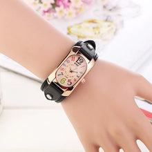 Charger l&#39;image dans la galerie, Montre pour Femme Vintage en Cuir et Pierre à Quartz
